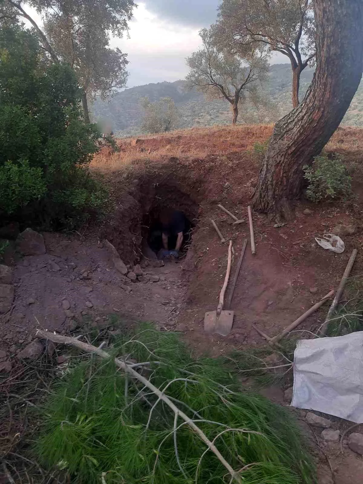 Aydın'da Kaçak Kazı Yapan 5 Şüpheli Yakalandı