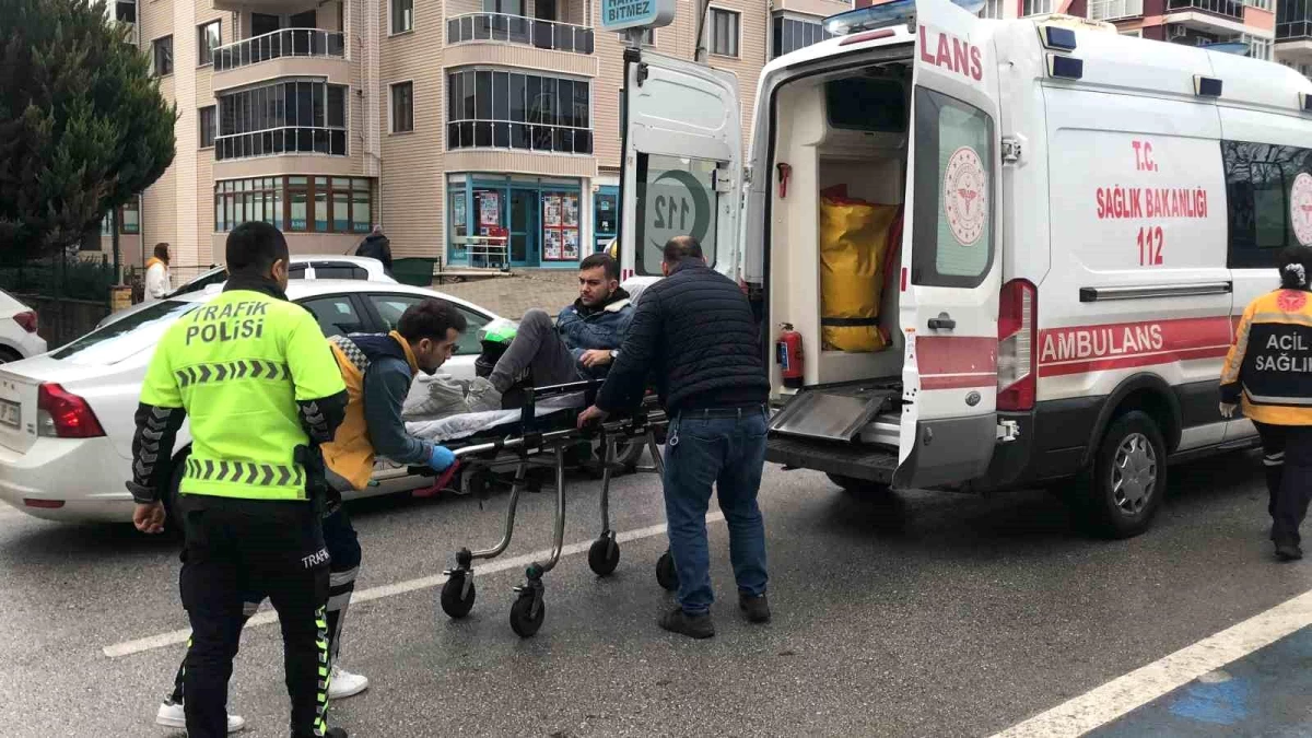 Edirne'de yayaya yol veren otomobile arkadan çarpan motosiklet sürücüsü yaralandı